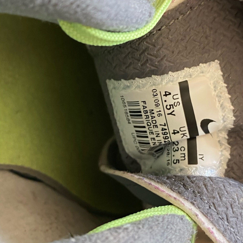 Nike indoor soccer shoes